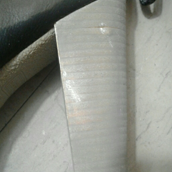 Lacoste Lace Up Leather Boot - Picture 6 of 8